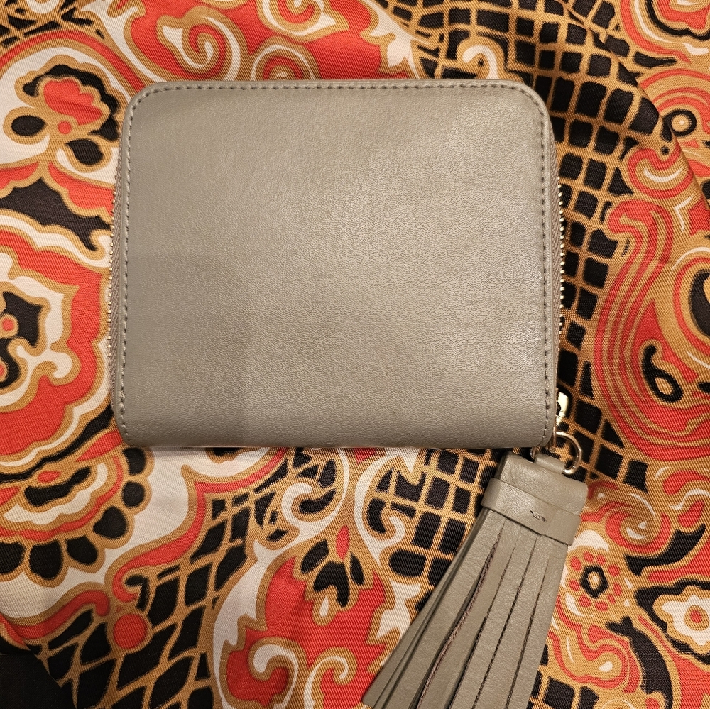 Grey Furla zippy wallet w/tassle #preloved - Picture 4 of 12